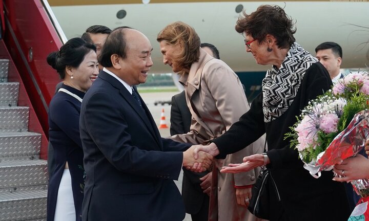 Thủ tướng đến Oslo, bắt đầu thăm chính thức Na Uy