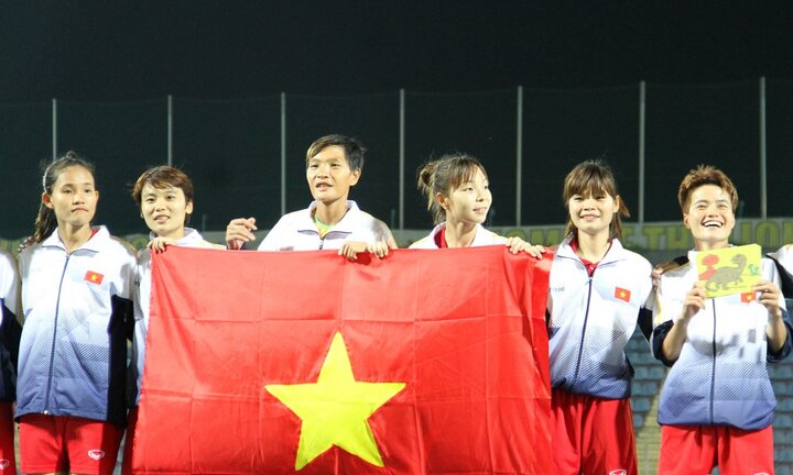 Ủng hộ bóng đá nữ: Xin đừng nói yêu rồi để đấy!