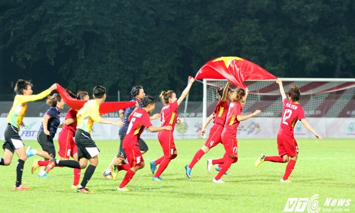 Bóng đá nam Việt Nam khát thèm hình ảnh này suốt 50 năm qua