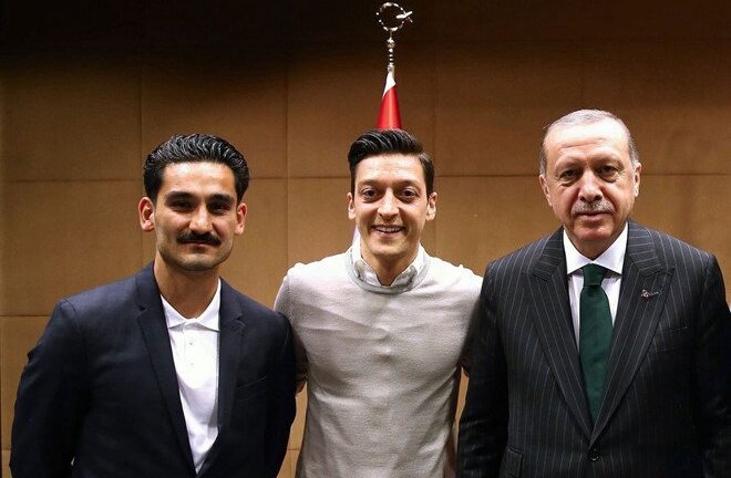 Tổng thống Thổ Nhĩ Kỳ khen quyết định từ giã ĐT Đức của Oezil