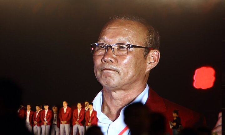 HLV Park Hang Seo nói cảm ơn bằng tiếng Việt, quyết vô địch AFF Cup 2018