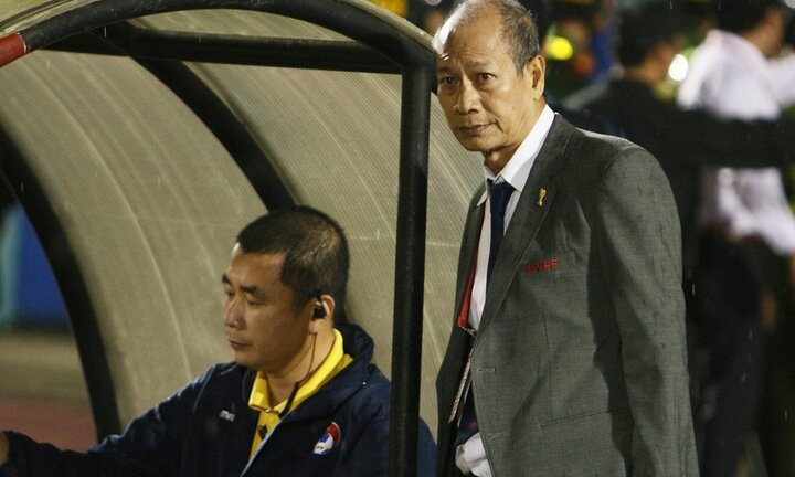 Trọng tài sai lầm nghiêm trọng, giám sát V-League lần đầu xuống sân can thiệp