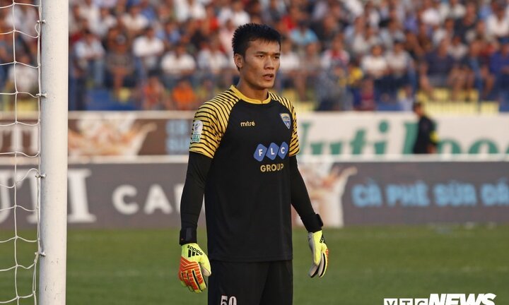 Mắc 2 sai lầm nghiêm trọng, Bùi Tiến Dũng đáng thương hay đáng trách?