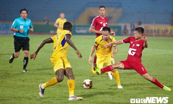 Quế Ngọc Hải trở lại, Viettel bất phân thắng bại với SLNA