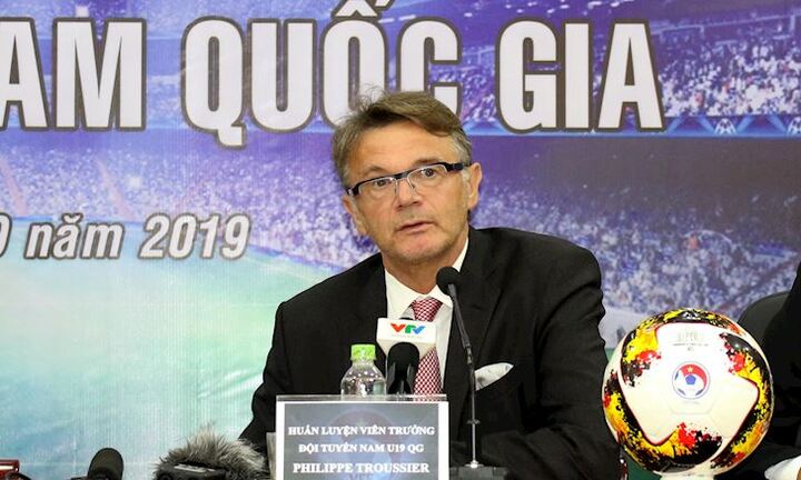Dàn trợ lý khủng của ‘Phù thủy trắng’ Philippe Troussier ở U19 Việt Nam