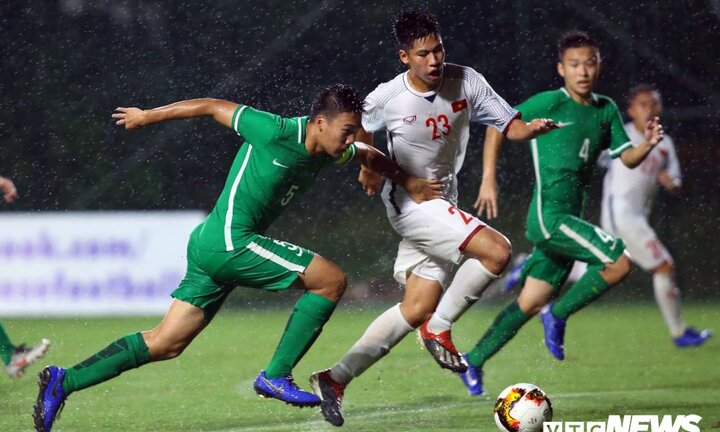 Thắng Macau 6-0, U16 Việt Nam giữ vững ngôi đầu