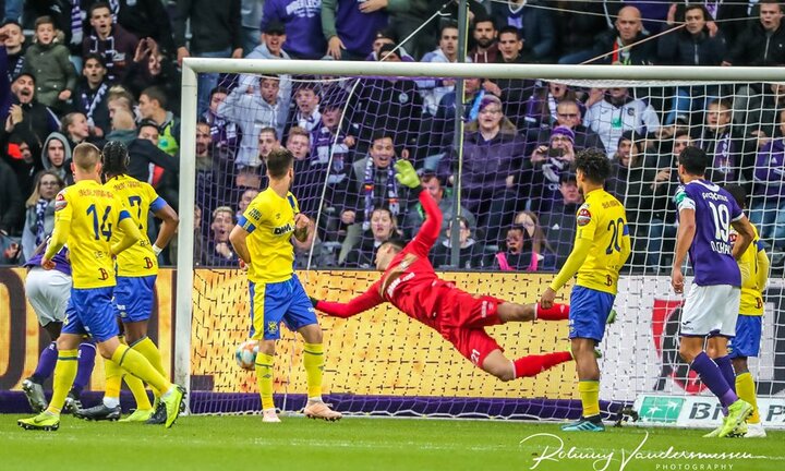 Đội của Công Phượng thua đậm trước CLB giàu thành tích nhất Bỉ