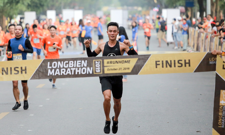 Nhiều tuyển thủ vô địch Longbien Marathon 2019