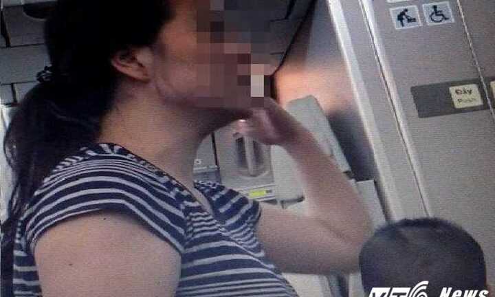 Người mẹ đòi ngồi cửa thoát hiểm máy bay lấy chỗ cho con chơi: Vietnam Airlines lên tiếng