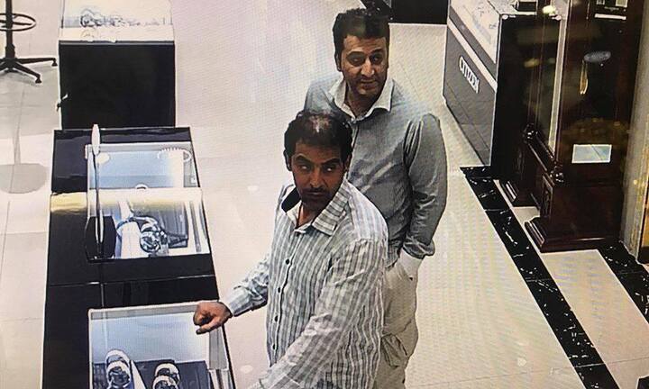 Hành trình tóm gọn 2 ông Tây trộm đồng hồ vàng hơn 200 triệu đồng trong nháy mắt