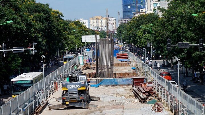 Phân luồng giao thông phục vụ thi công tuyến đường sắt Nhổn - Ga Hà Nội