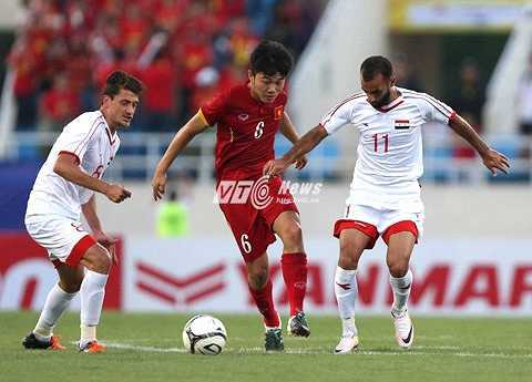 Tuyển Việt Nam: Đừng bịt sai lầm bằng lời khen tận mây xanh