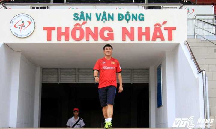 TP.HCM mưa lớn, tuyển Việt Nam hứa đá vì người hâm mộ