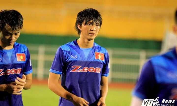 HLV Hữu Thắng đã chờ Tuấn Anh đến phút cuối cùng