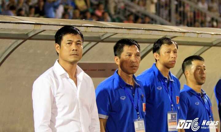 HLV Hữu Thắng: 'Tuyển Việt Nam chưa hoàn hảo, đừng đưa tuyển thủ lên mây xanh'