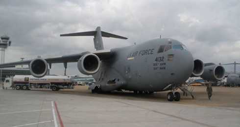 Máy bay Boeing C17 trong đoàn của Tổng thống Obama vừa rời TP.HCM