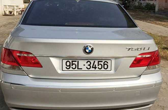 Thực hư Trưởng phòng CSGT đi xe sang gắn biển số 'bạn bè nể sợ'