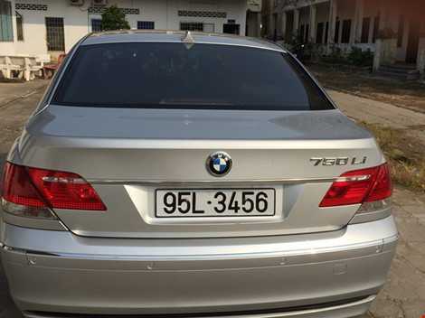 Trưởng phòng CSGT dùng xe BMW biển 'bạn bè nể sợ': Giám đốc công an chỉ đạo thẩm tra