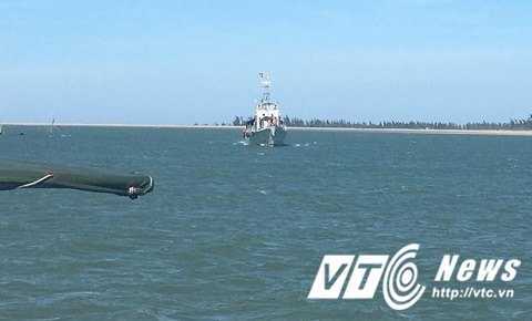 Phát hiện vết dầu loang nghi vị trí Su-30MK2 mất tích