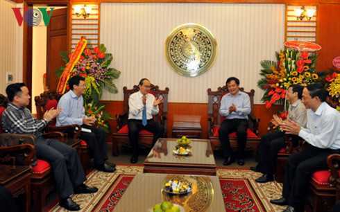 Ông Nguyễn Thiện Nhân chúc mừng Cổng thông tin điện tử Chính phủ