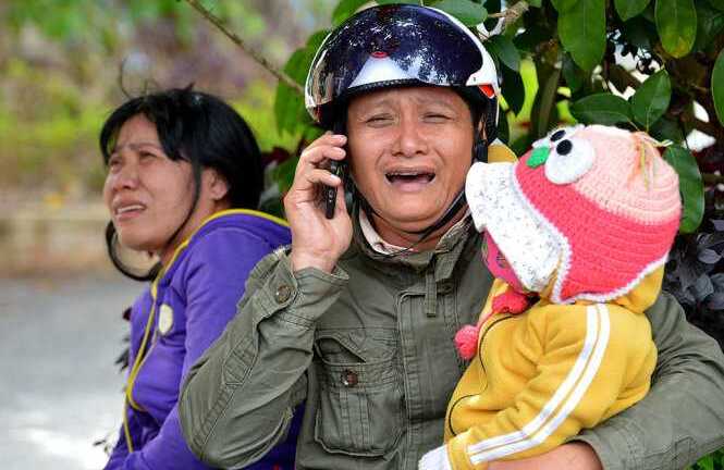 Tai nạn thảm khốc trên đèo Prenn: Hai đứa trẻ khóc thét, tím tái gọi mẹ