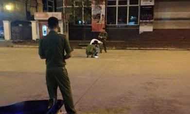 Băng nhóm giang hồ rút súng thanh toán nhau trong đêm