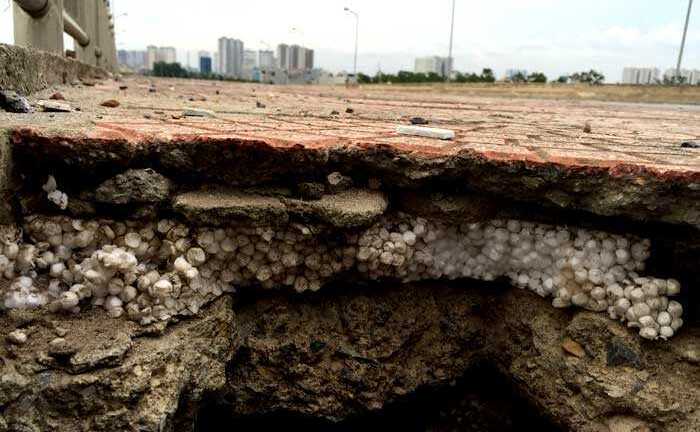 Cầu làm bằng xốp và cát giữa Thủ đô: 'Không được bao che cho nhà thầu'