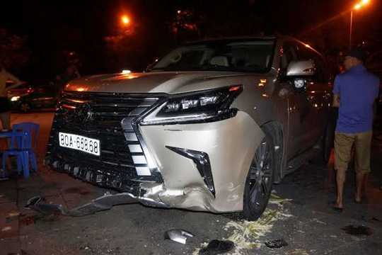 Ai là chủ nhân Lexus 'điên' tông hàng loạt người ở Thanh Hoá?