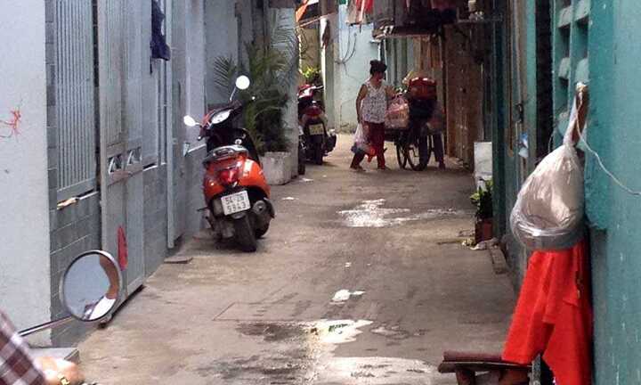 2 thanh niên bất động bên vũng máu: Tiếng cô gái gào khóc vang khắp hẻm