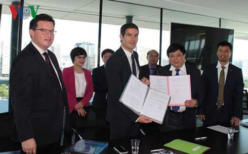 VOV ký thỏa thuận hợp tác với Đài phát thanh quốc gia Pháp