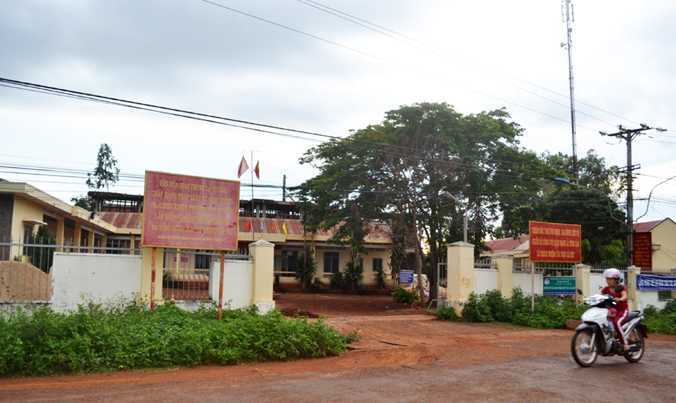 Chủ tịch xã bị bắt quả tang 'mây mưa' với cấp dưới