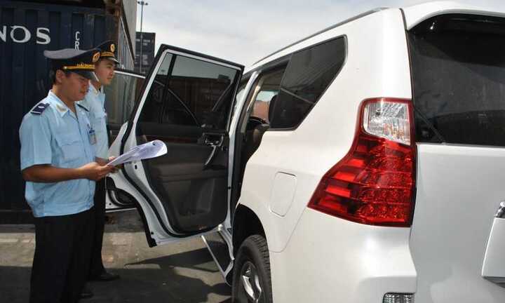 Một Cục trưởng của Tổng Cục Hải quan bị đình chỉ chức vụ