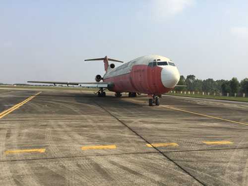 Sắp bán máy bay Boeing bỏ quên ở sân bay Nội Bài