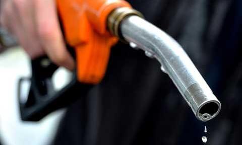 Giá xăng hôm nay 23/4: Xăng giữ giá, dầu tăng 380 đồng/lít