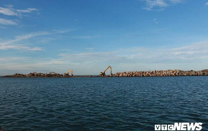 Nạo vét luồng lạch ở Phú Yên: Đồng ý làm miễn phí, xong lại tính tiền?