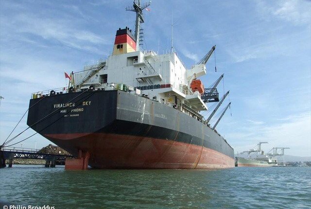 Vinalines: ‘Mẹ’ lên sàn, ‘con’ bết bát