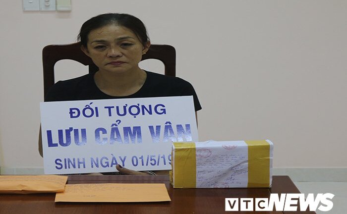Bắt người phụ nữ tàng trữ hơn nửa kilogam ma tuý đá