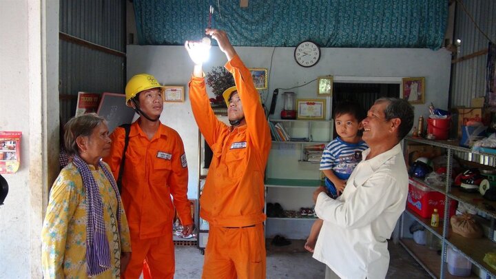 Chỉ số tiếp cận điện năng Việt Nam thăng hạng vượt bậc, xếp 27 thế giới