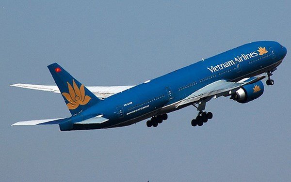 Doanh thu Vietnam Airlines tăng 18,1%, lãi giảm 12,7%