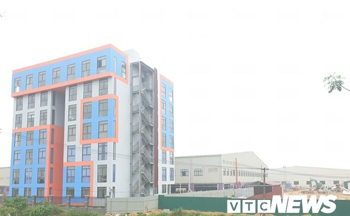 Doanh nghiệp đưa hàng nghìn công nhân vào làm việc tại công trình chưa nghiệm thu