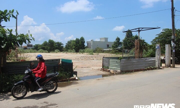 Đất mua chưa trả hết tiền đã đem ‘cắm’ ngân hàng