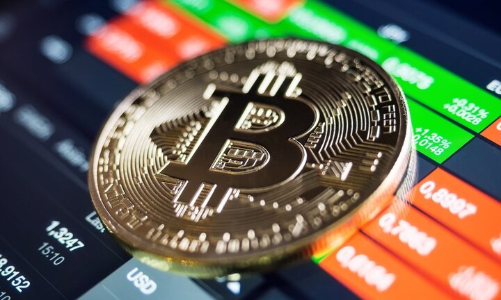 Bitcoin và nhiều tiền ảo lao dốc, gần 6 tỷ USD ‘không cánh mà bay’