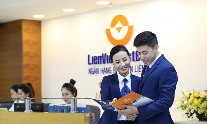 LienvietPostBank sắp chuyển sàn: Cổ phiếu gần bét bảng, nợ xấu tăng vọt