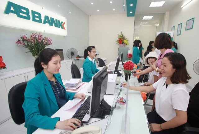 Thuế tăng, lợi nhuận ABBank ‘bốc hơi’ mạnh sau soát xét