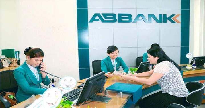 Lợi nhuận ABBank giảm, nợ xấu tăng