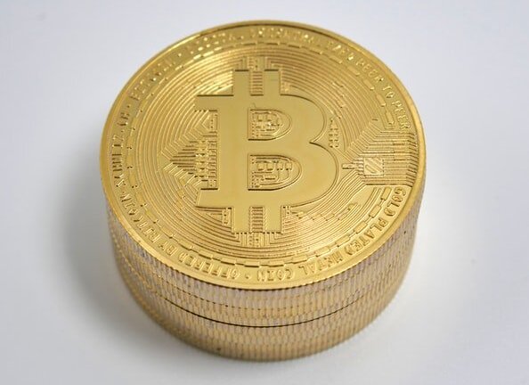 Nhiều tiền ảo tăng mạnh, Bitcoin vẫn ‘dậm chân tại chỗ’