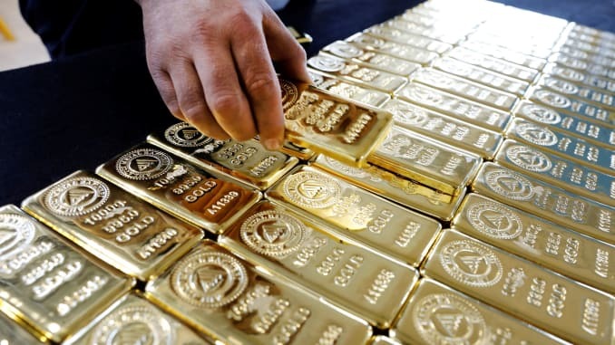 Giá vàng hôm nay 15/9: Vàng lao dốc, USD bật tăng