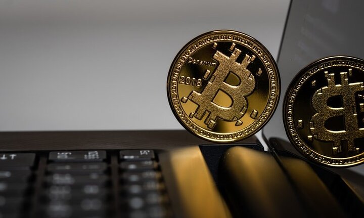 Tiền ảo bị bán tháo ồ ạt, Bitcoin mất giá thảm hại