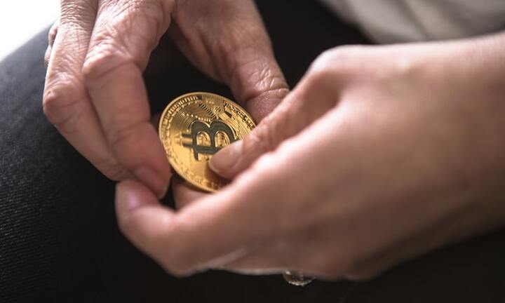 Bitcoin ‘bẻ lái’, vốn hóa lên 148 tỷ USD