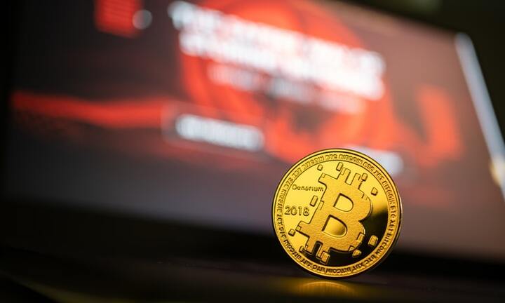 Thị trường rực đỏ, Bitcoin lao dốc